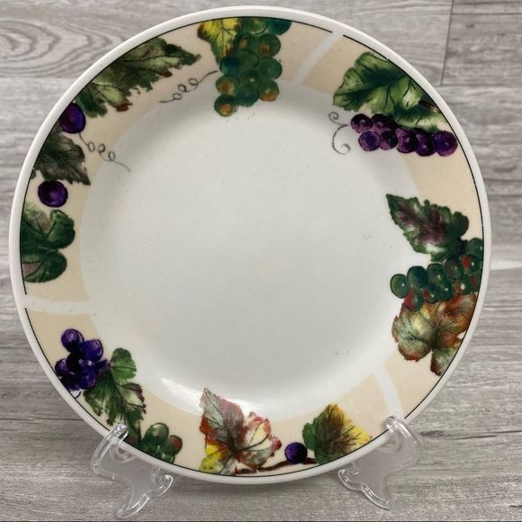 🧧SOLD🧧Casual setting by Oneida grapevine set of 2 plates - Picture 2 of 5